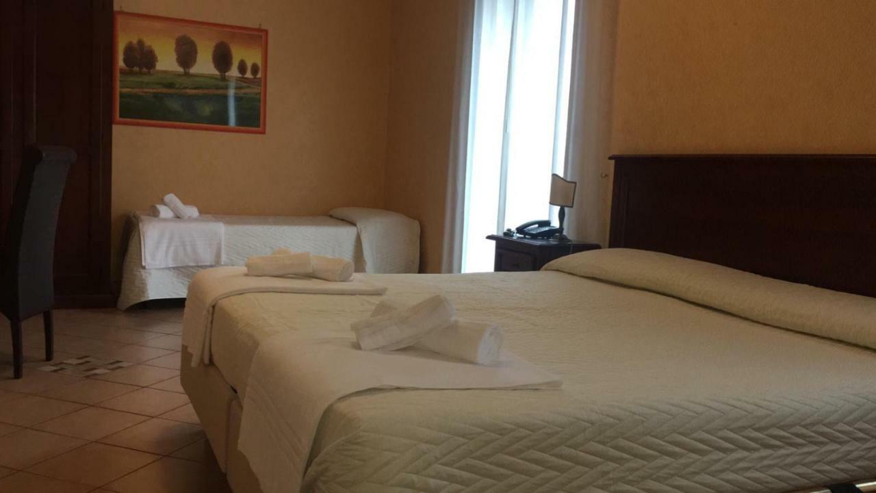 Hotel Paradiso Delle Madonie Кастелбуоно Екстериор снимка